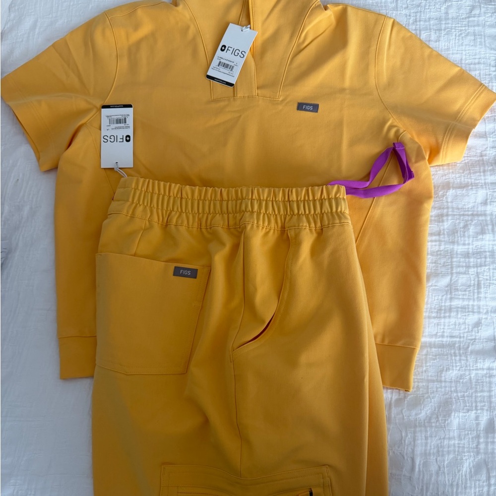 FIGS dandelion scrubs new with tags never worn
